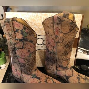 NEW IN BOX COFI LEATHER CARA FLORAL TAPESTRY WESTERN BOOTS
